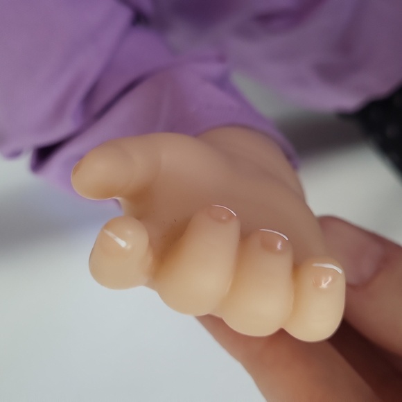 Realistic Toddler Baby Doll Vinyl Limbs Cloth Body 18" Like New Adult owned - Picture 9 of 14